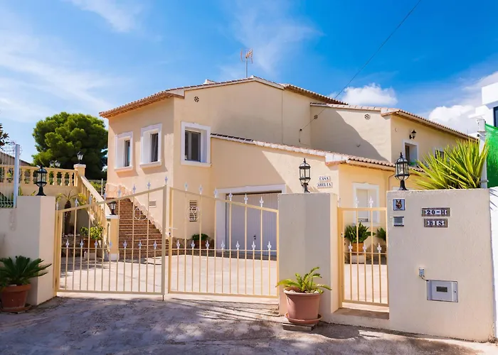 Amelia - Plusholidays * Ifach