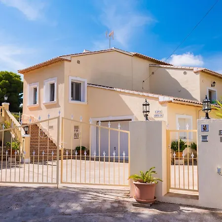 Amelia - Plusholidays * Ifach