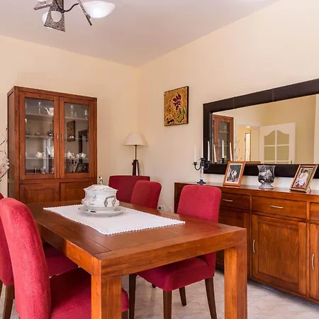 Amelia - Plusholidays * Ifach