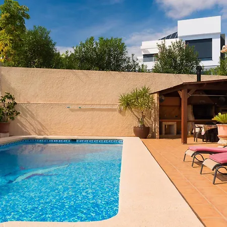 Amelia - Plusholidays Ifach